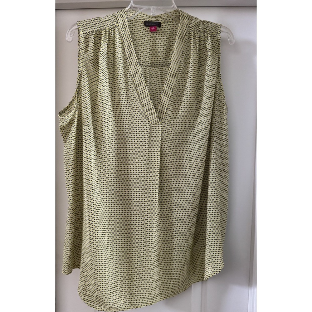 Vince Camuto Plus Size 1X Yellow Geometric Sleeveless V-Neck Blouse Top